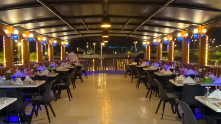 Dhow Cruise Dubai Marina with Sharing Transfers - Photo 4 of 6